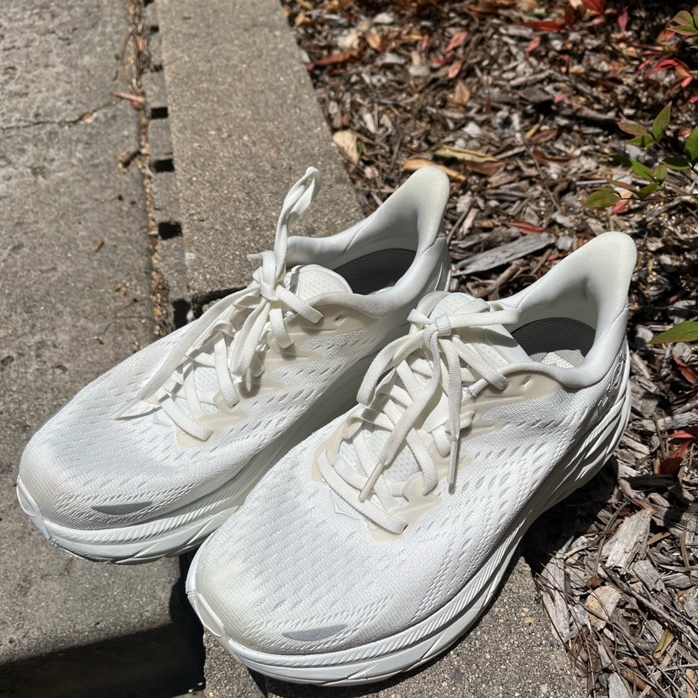 Women’s Hoka Clifton size 8.5